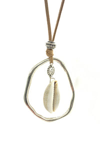 Long necklace with ring & shell
