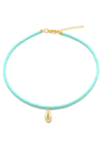 Short necklace in turquoise disc beads & shell
