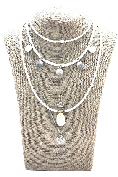 Short necklace with silver coloured discs