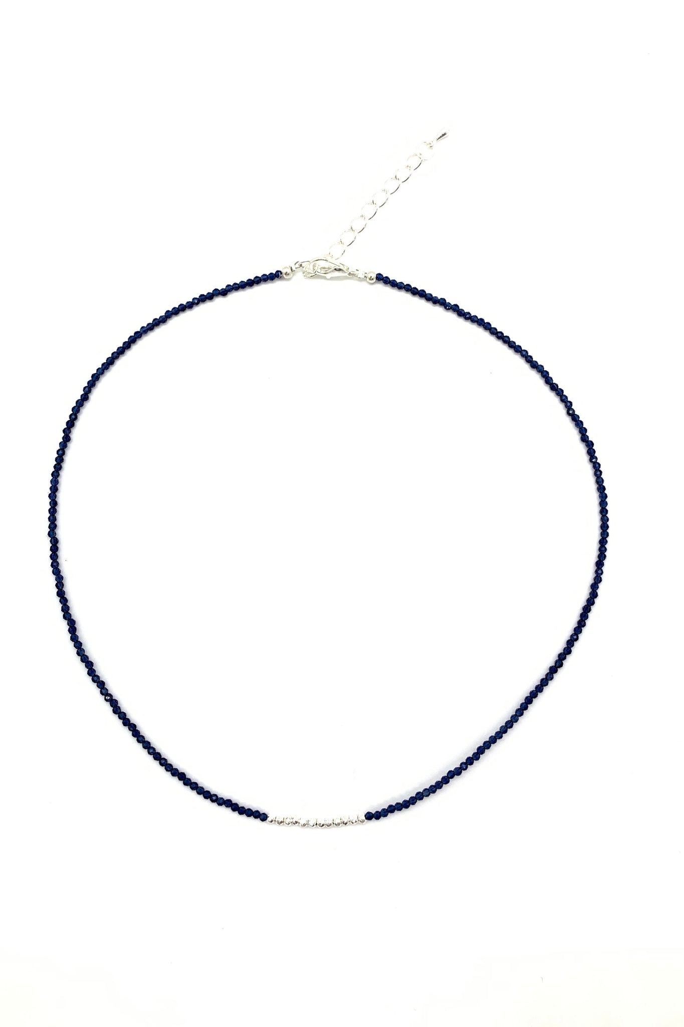 Short necklace in Navy Blue